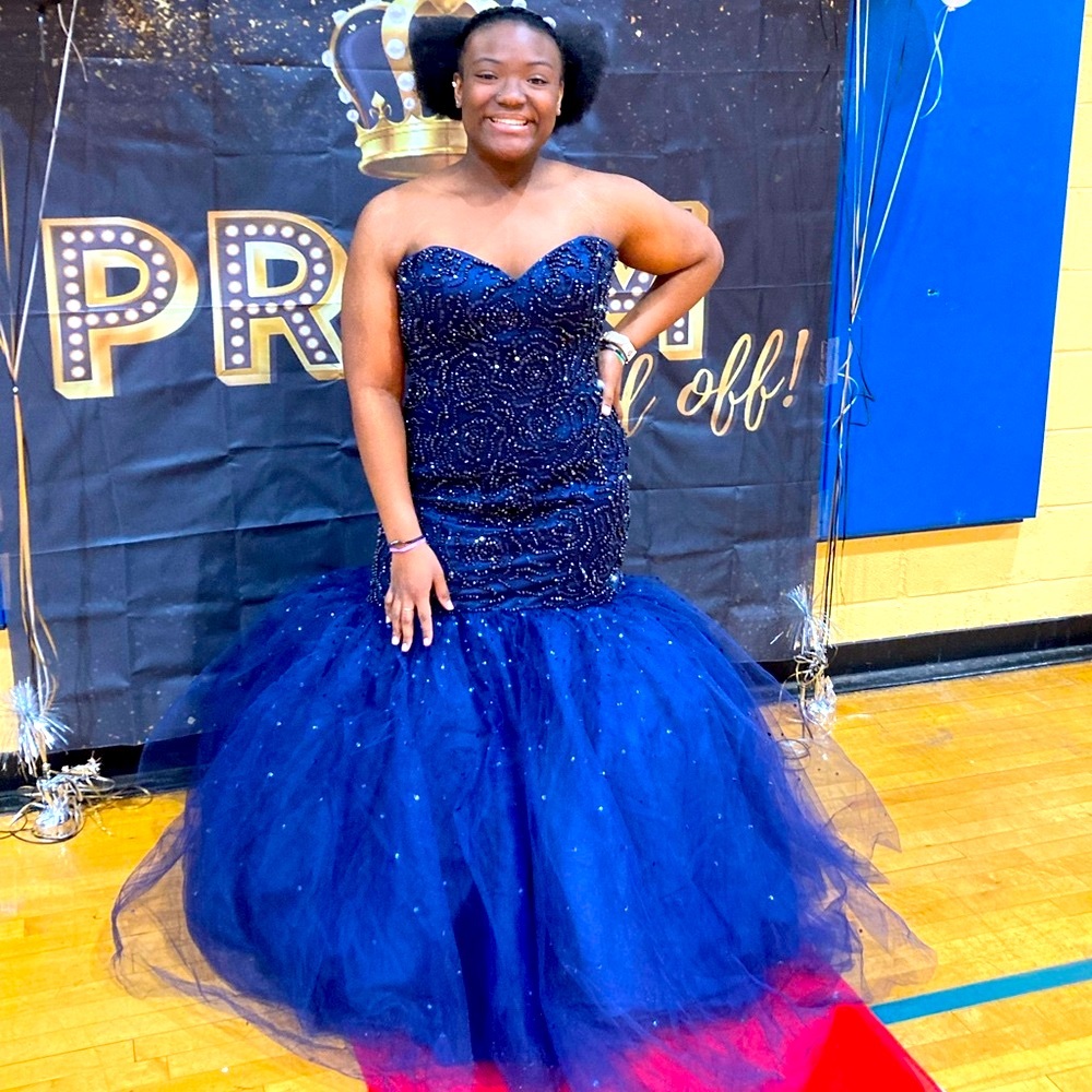 Prom Dress Deep Navy/Looks Royal blue